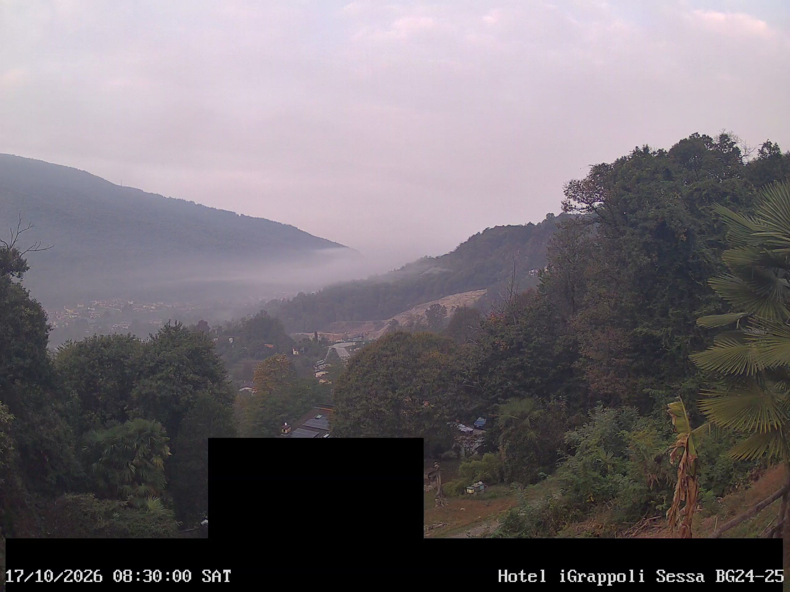 Sessa › Südwesten: Hotel I Grappoli - 6997 - Switzerland: Monte Sette Termini (r.), Monte Mezzano (l.), Tresa Valley & River running from Ponte Tresa to Luino