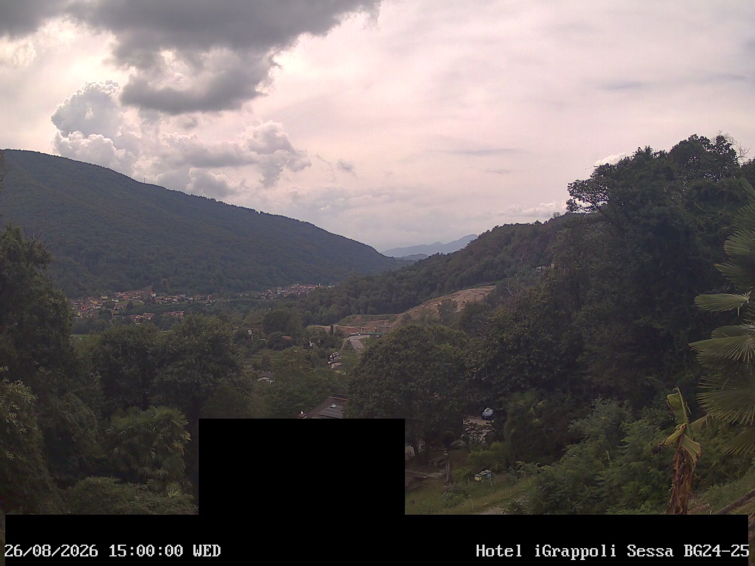Sessa › Südwesten: Hotel I Grappoli - 6997 - Switzerland: Monte Sette Termini (r.), Monte Mezzano (l.), Tresa Valley & River running from Ponte Tresa to Luino