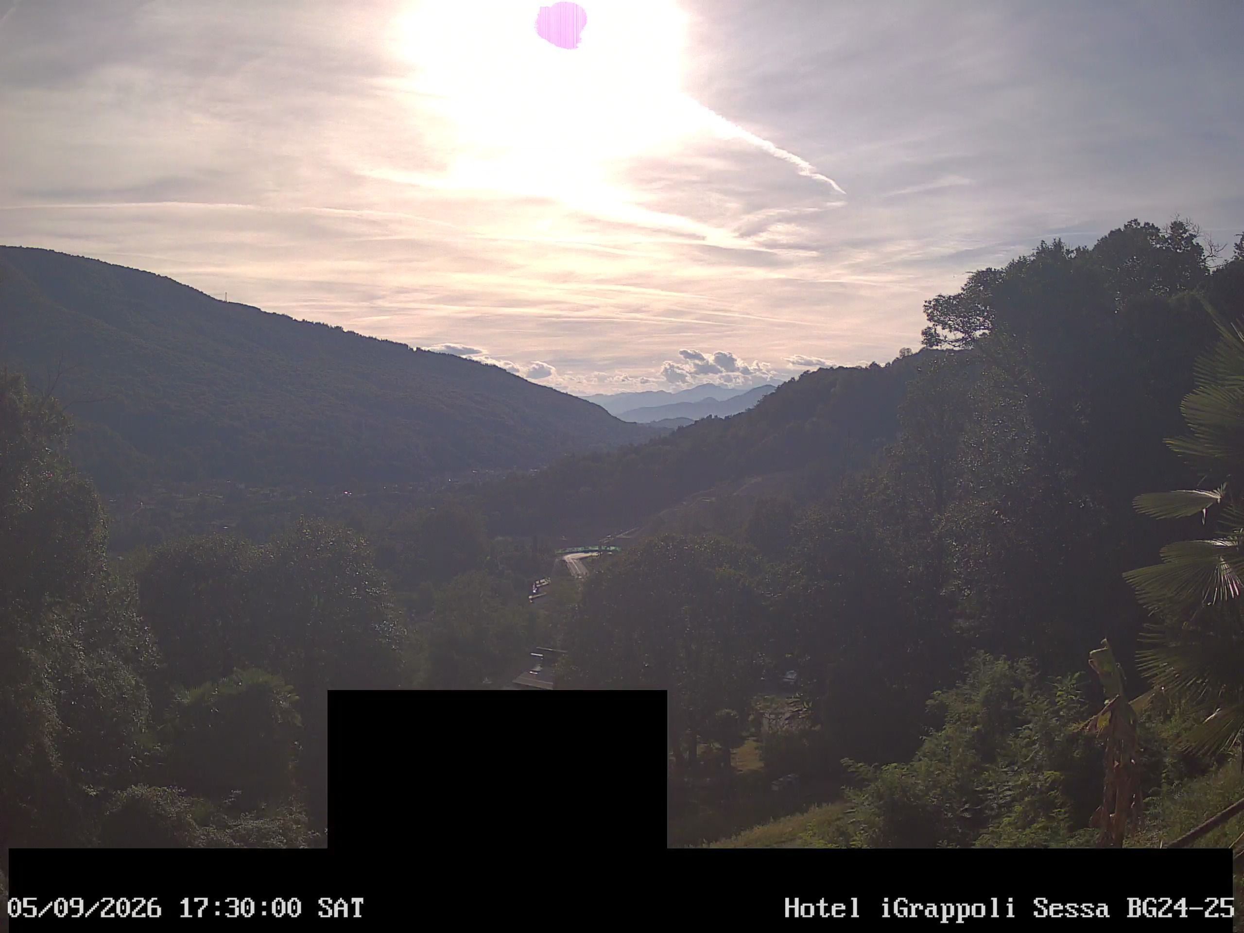 Sessa › Südwesten: Hotel I Grappoli - 6997 - Switzerland: Monte Sette Termini (r.), Monte Mezzano (l.), Tresa Valley & River running from Ponte Tresa to Luino