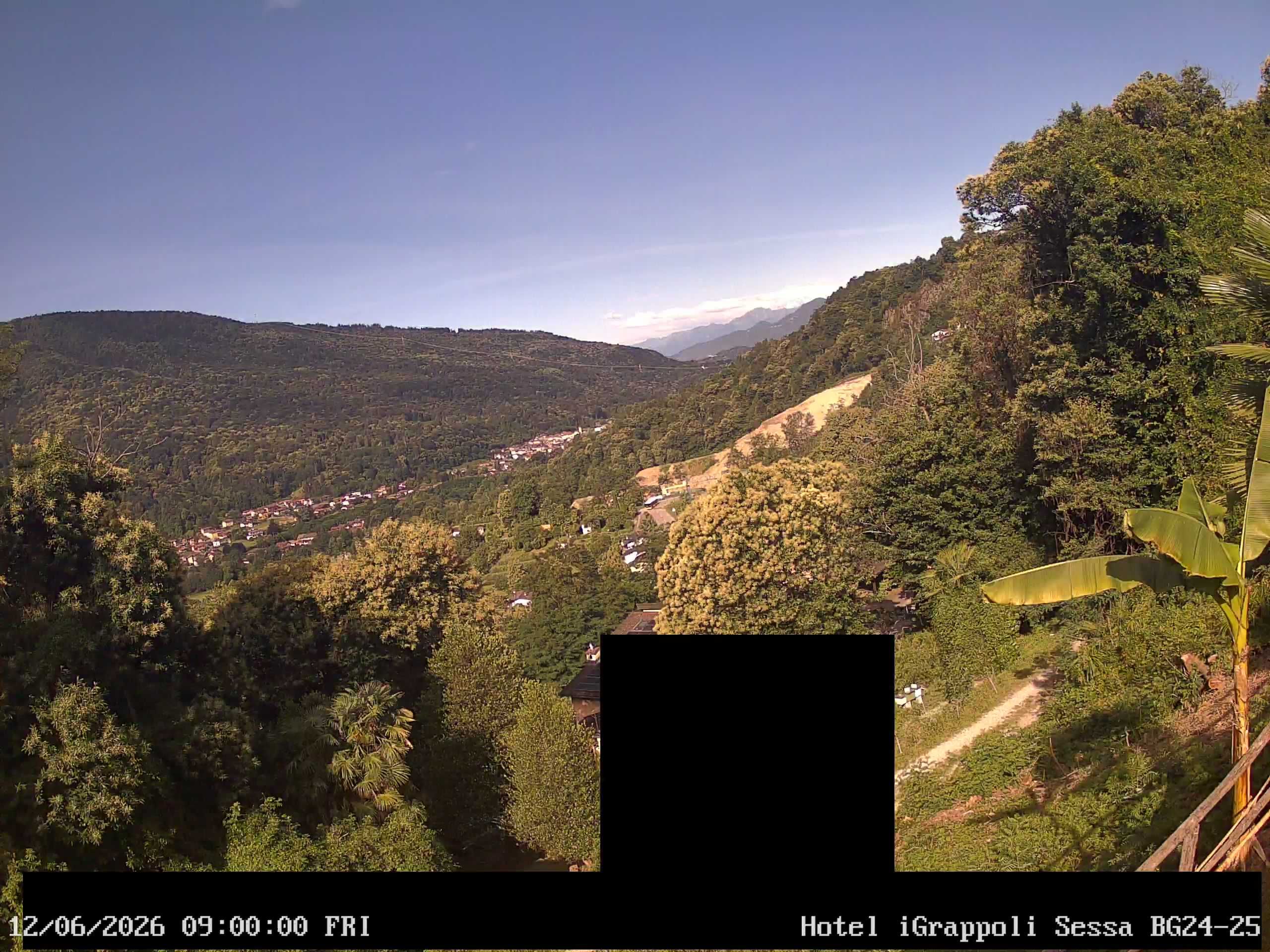 Sessa › Südwesten: Hotel I Grappoli - 6997 - Switzerland: Monte Sette Termini (r.), Monte Mezzano (l.), Tresa Valley & River running from Ponte Tresa to Luino
