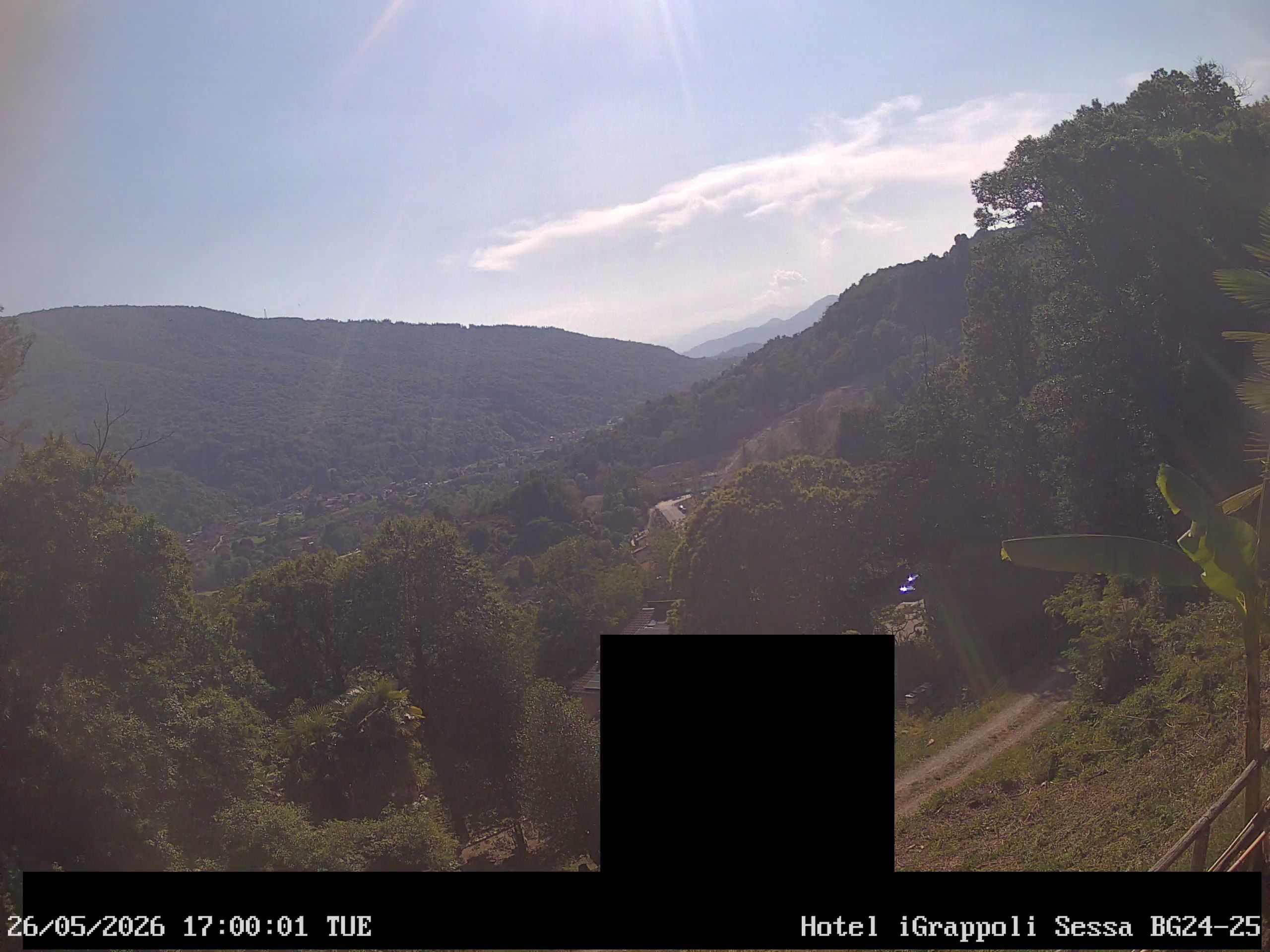 Sessa › Südwesten: Hotel I Grappoli - 6997 - Switzerland: Monte Sette Termini (r.), Monte Mezzano (l.), Tresa Valley & River running from Ponte Tresa to Luino