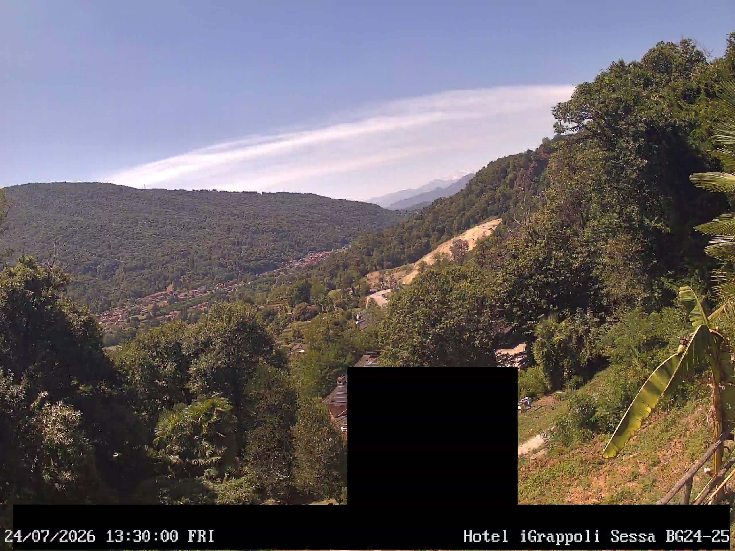Sessa › Südwesten: Hotel I Grappoli - 6997 - Switzerland: Monte Sette Termini (r.), Monte Mezzano (l.), Tresa Valley & River running from Ponte Tresa to Luino