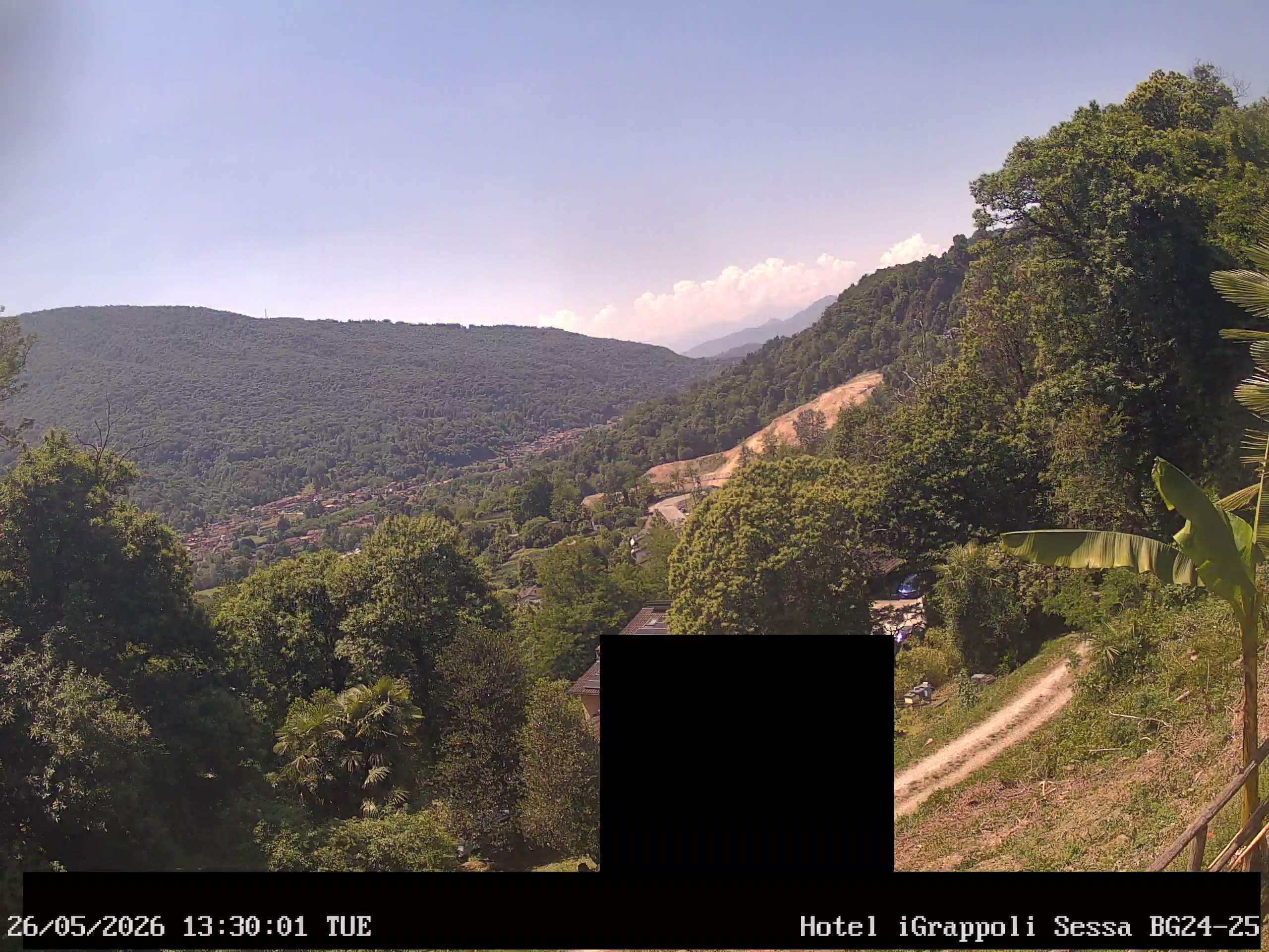 Sessa › Südwesten: Hotel I Grappoli - 6997 - Switzerland: Monte Sette Termini (r.), Monte Mezzano (l.), Tresa Valley & River running from Ponte Tresa to Luino