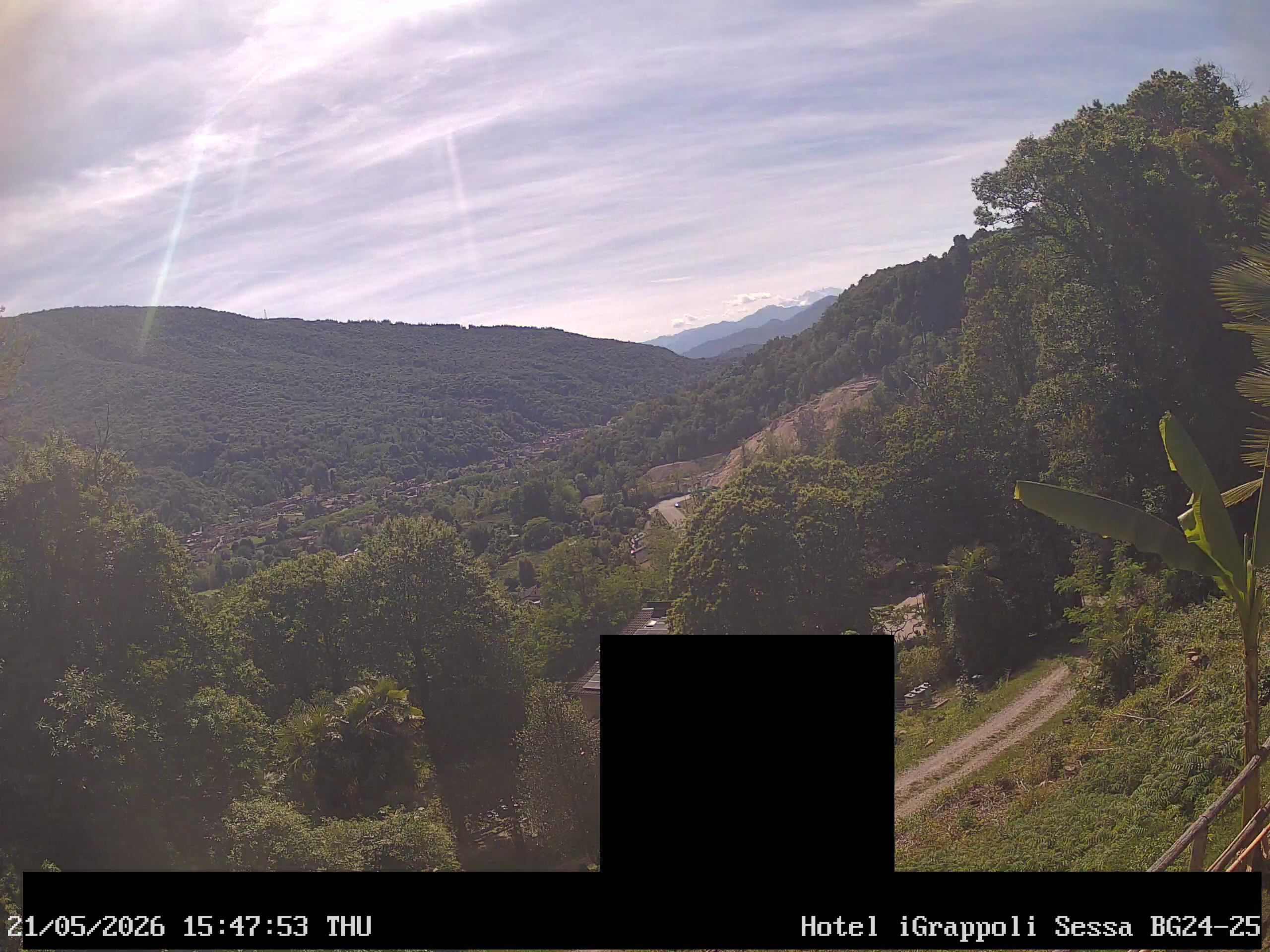 Sessa › Südwesten: Hotel I Grappoli - 6997 - Switzerland: Monte Sette Termini (r.), Monte Mezzano (l.), Tresa Valley & River running from Ponte Tresa to Luino