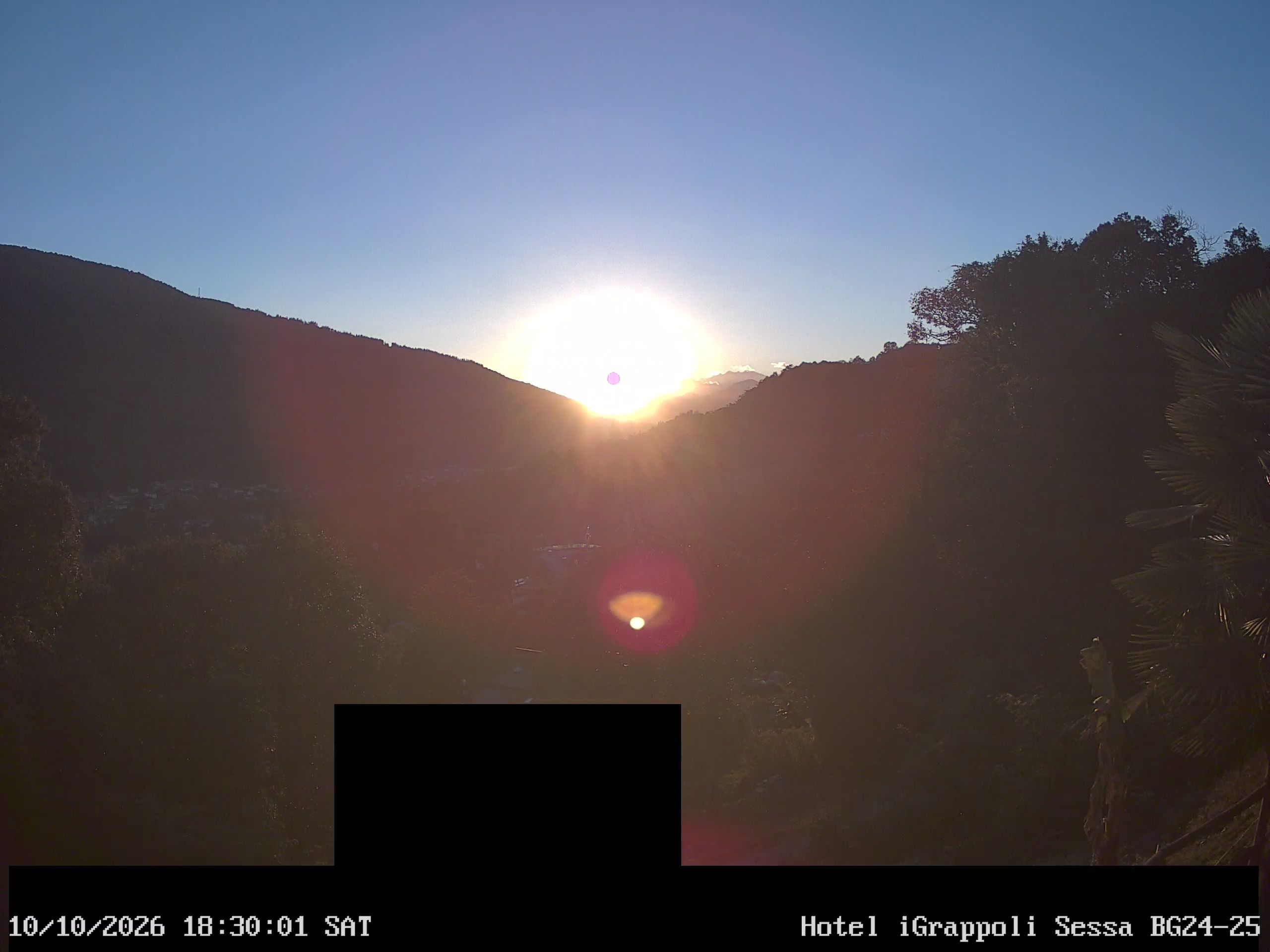 Sessa › Südwesten: Hotel I Grappoli - 6997 - Switzerland: Monte Sette Termini (r.), Monte Mezzano (l.), Tresa Valley & River running from Ponte Tresa to Luino