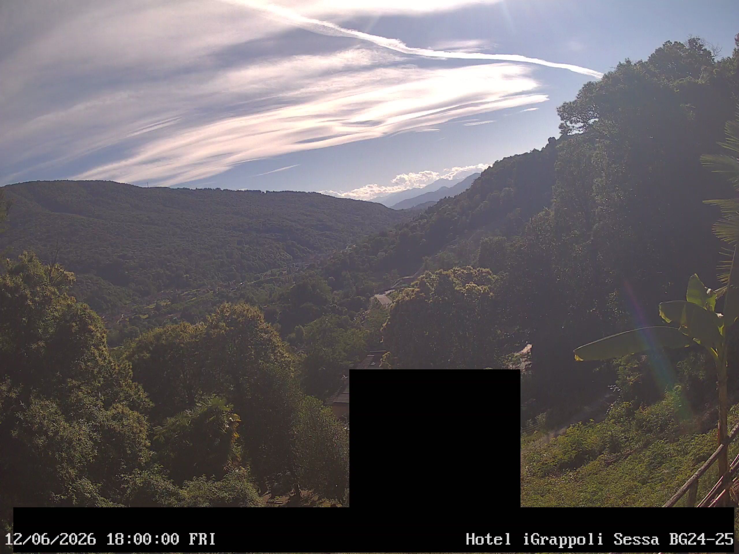Sessa › Südwesten: Hotel I Grappoli - 6997 - Switzerland: Monte Sette Termini (r.), Monte Mezzano (l.), Tresa Valley & River running from Ponte Tresa to Luino