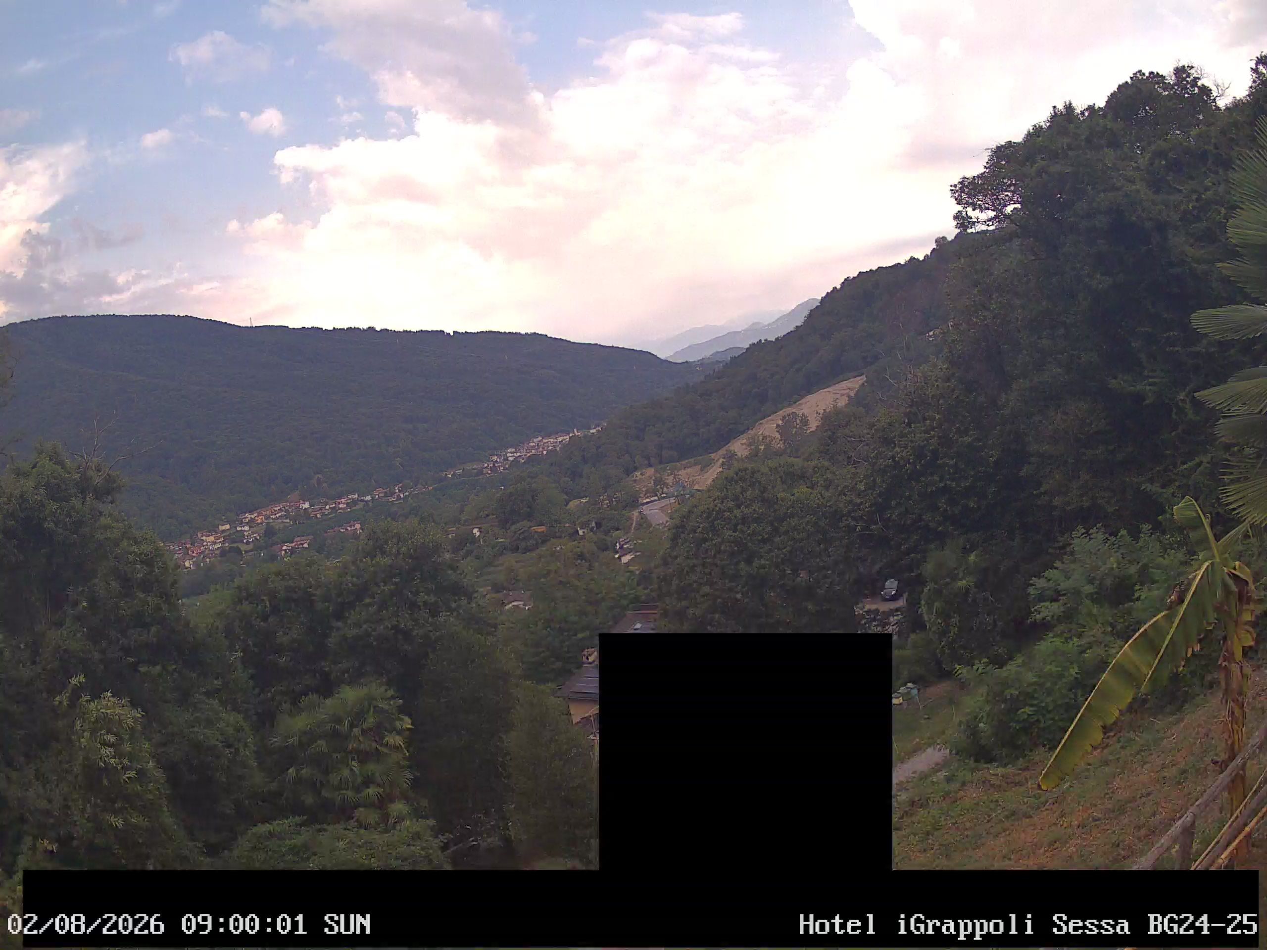 Sessa › Südwesten: Hotel I Grappoli - 6997 - Switzerland: Monte Sette Termini (r.), Monte Mezzano (l.), Tresa Valley & River running from Ponte Tresa to Luino