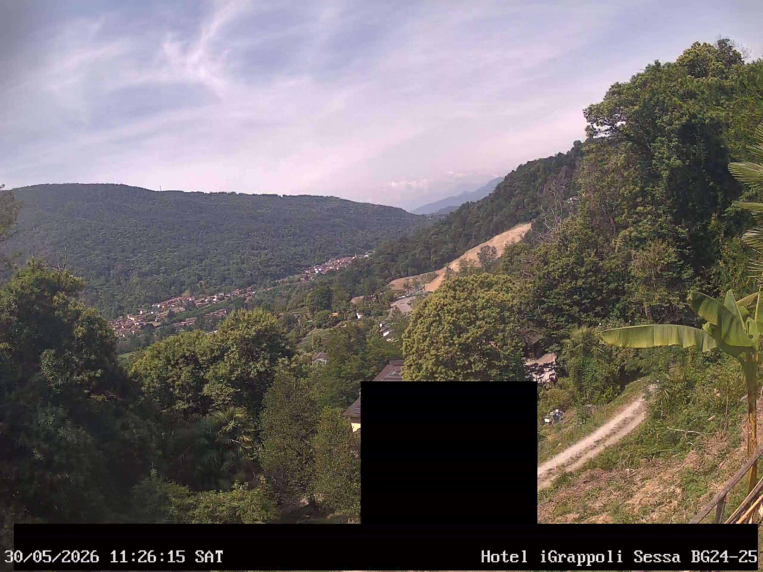 Sessa › Südwesten: Hotel I Grappoli - 6997 - Switzerland: Monte Sette Termini (r.), Monte Mezzano (l.), Tresa Valley & River running from Ponte Tresa to Luino