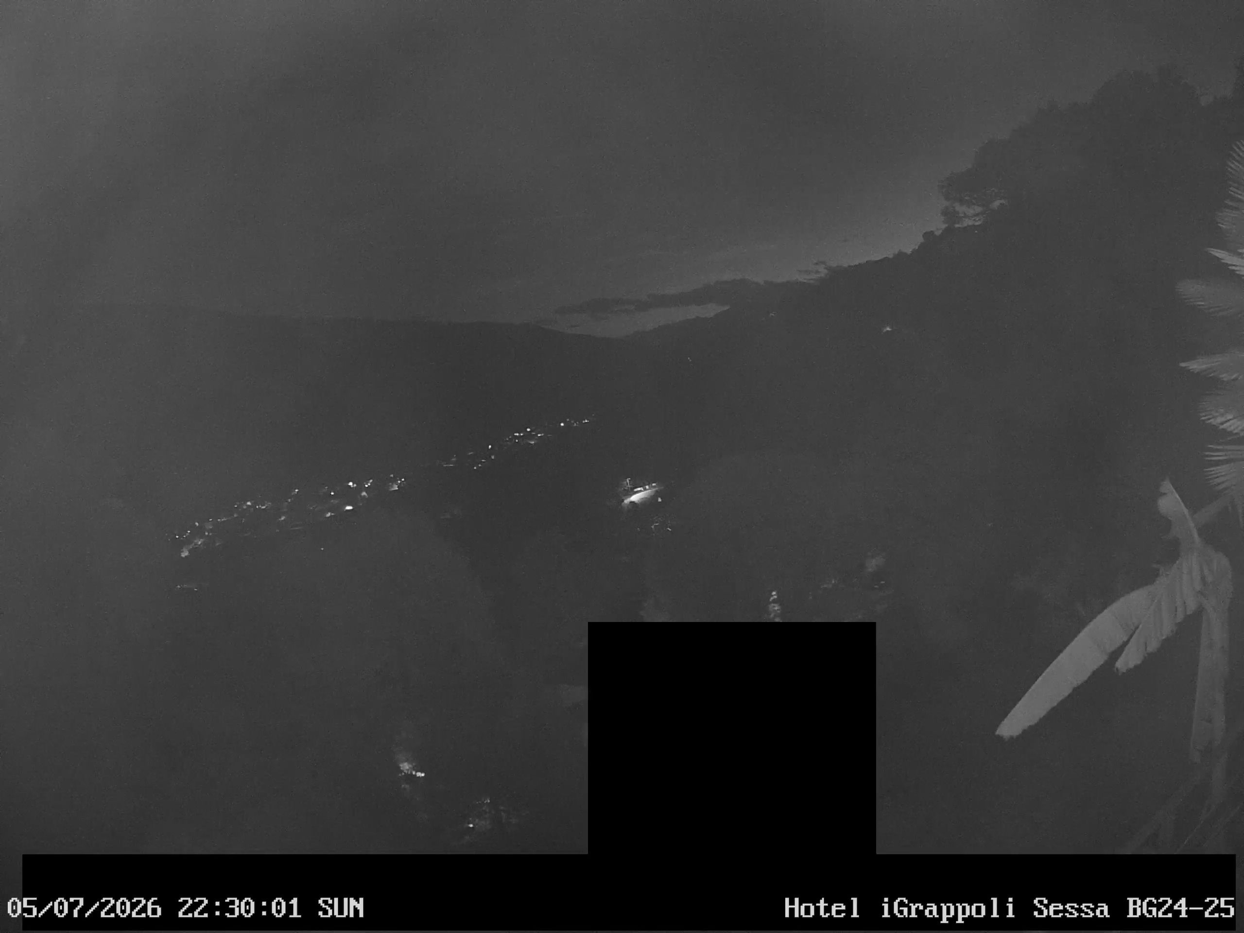 Sessa › Südwesten: Hotel I Grappoli - 6997 - Switzerland: Monte Sette Termini (r.), Monte Mezzano (l.), Tresa Valley & River running from Ponte Tresa to Luino