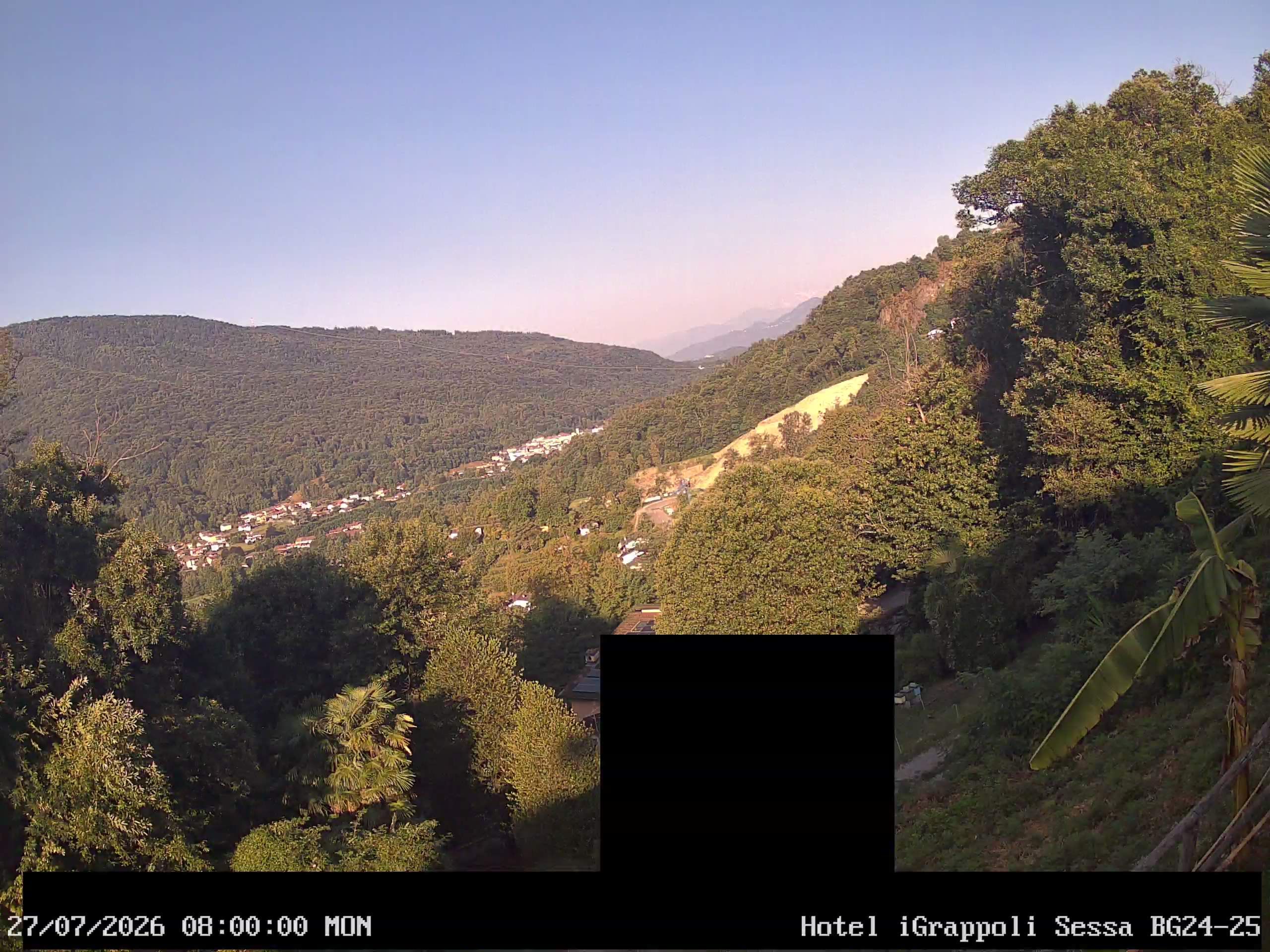 Sessa › Südwesten: Hotel I Grappoli - 6997 - Switzerland: Monte Sette Termini (r.), Monte Mezzano (l.), Tresa Valley & River running from Ponte Tresa to Luino