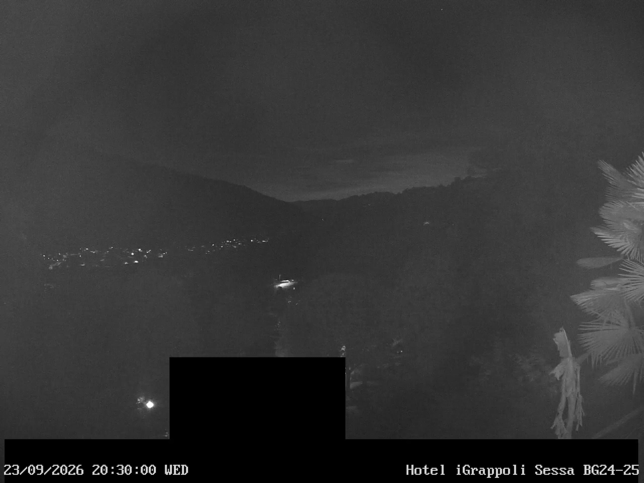 Sessa › Südwesten: Hotel I Grappoli - 6997 - Switzerland: Monte Sette Termini (r.), Monte Mezzano (l.), Tresa Valley & River running from Ponte Tresa to Luino
