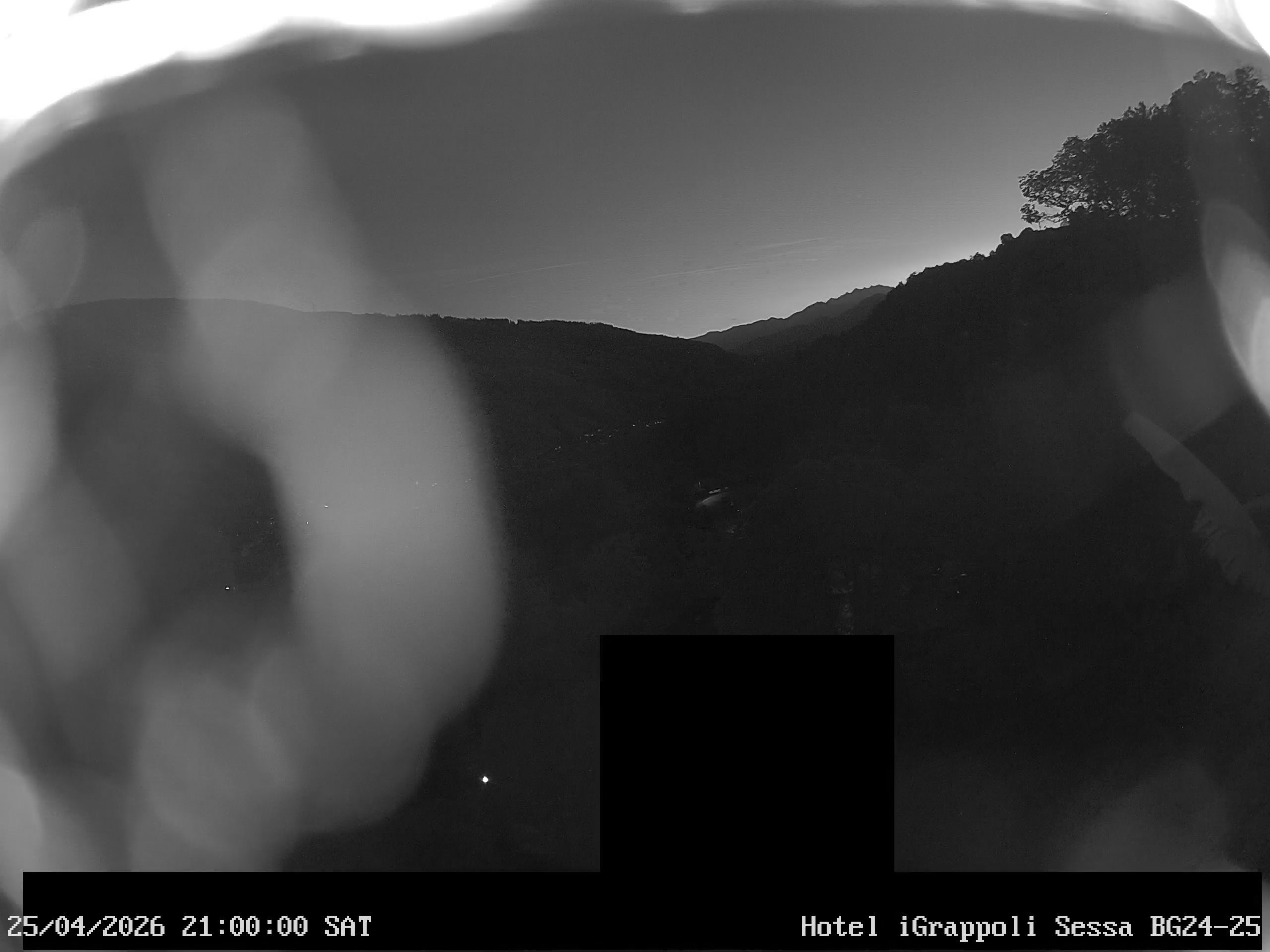 Sessa › Südwesten: Hotel I Grappoli - 6997 - Switzerland: Monte Sette Termini (r.), Monte Mezzano (l.), Tresa Valley & River running from Ponte Tresa to Luino