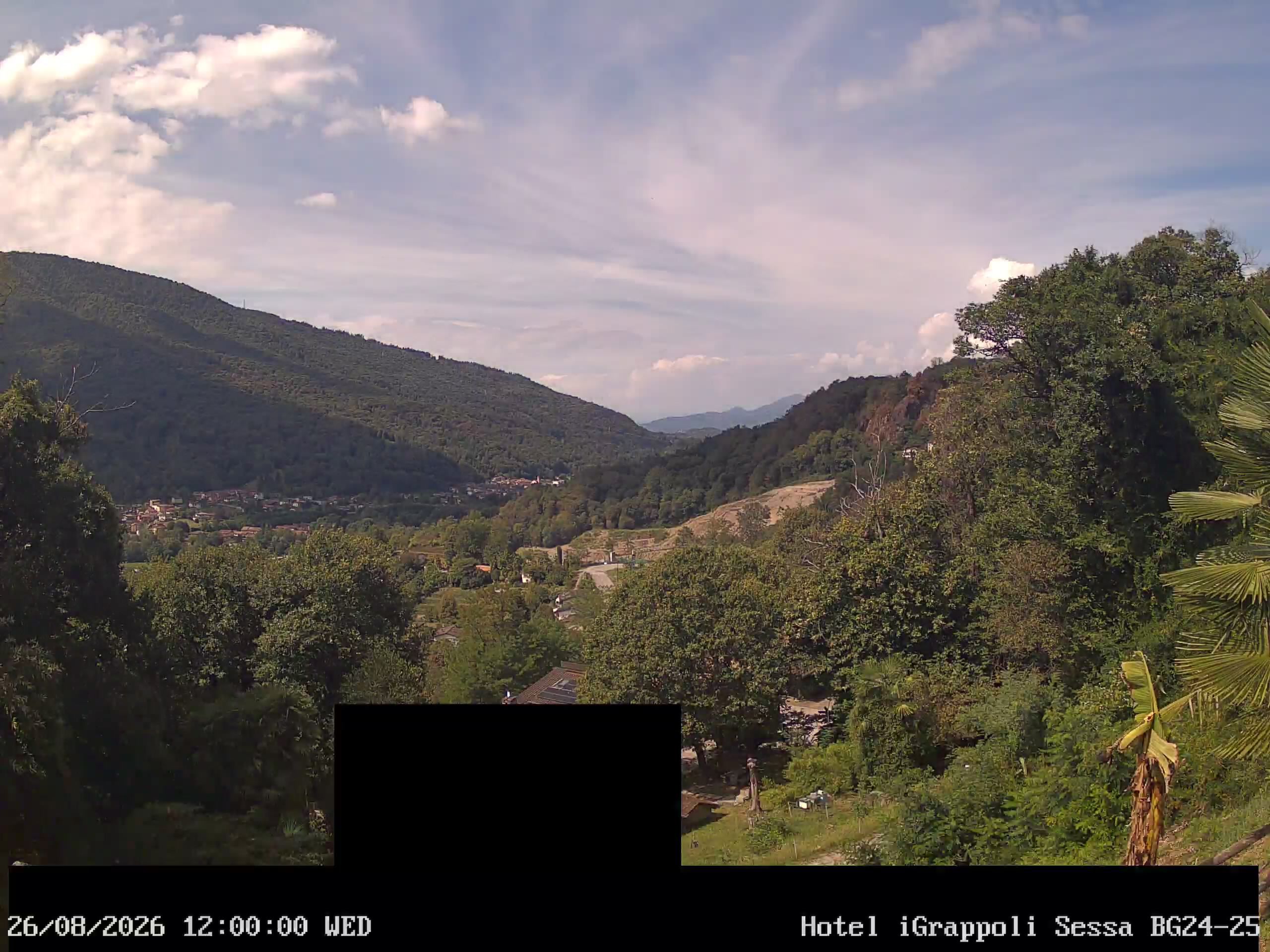 Sessa › Südwesten: Hotel I Grappoli - 6997 - Switzerland: Monte Sette Termini (r.), Monte Mezzano (l.), Tresa Valley & River running from Ponte Tresa to Luino
