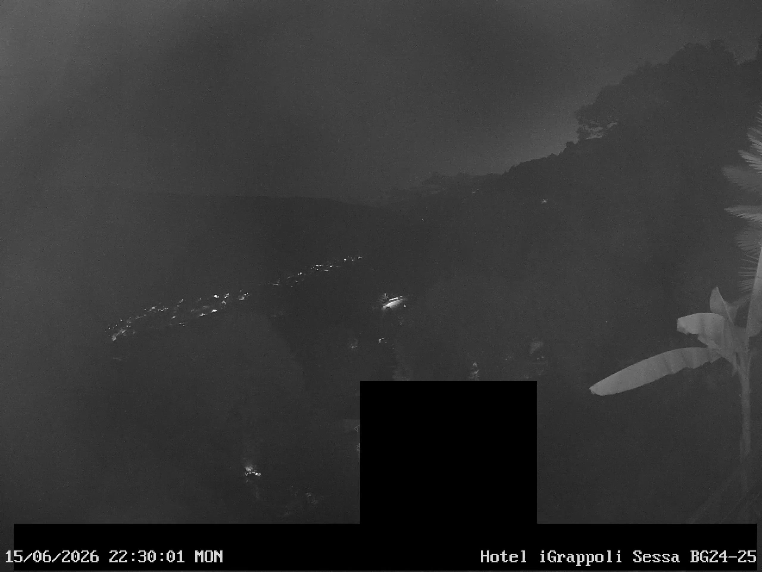 Sessa › Südwesten: Hotel I Grappoli - 6997 - Switzerland: Monte Sette Termini (r.), Monte Mezzano (l.), Tresa Valley & River running from Ponte Tresa to Luino