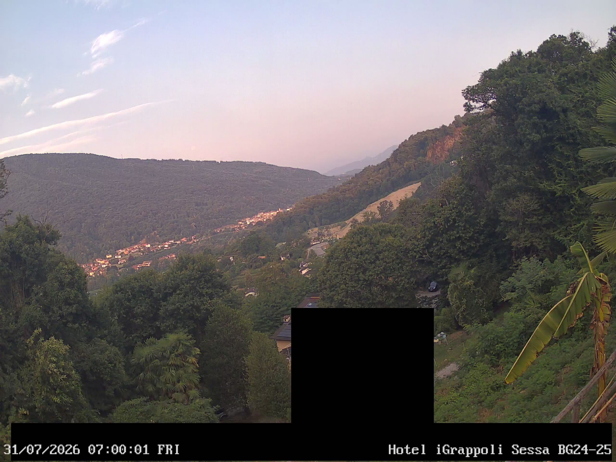 Sessa › Südwesten: Hotel I Grappoli - 6997 - Switzerland: Monte Sette Termini (r.), Monte Mezzano (l.), Tresa Valley & River running from Ponte Tresa to Luino