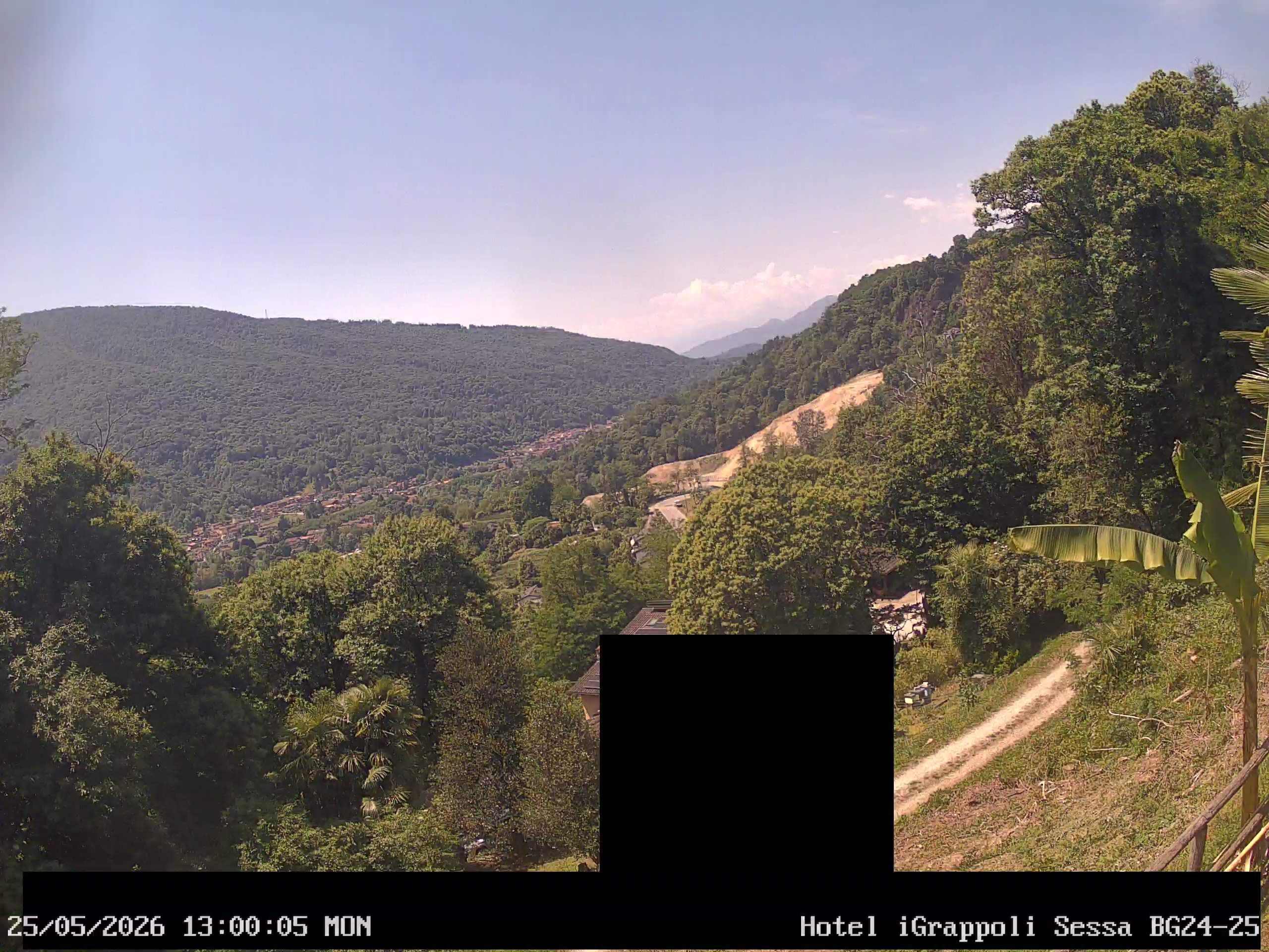 Sessa › Südwesten: Hotel I Grappoli - 6997 - Switzerland: Monte Sette Termini (r.), Monte Mezzano (l.), Tresa Valley & River running from Ponte Tresa to Luino