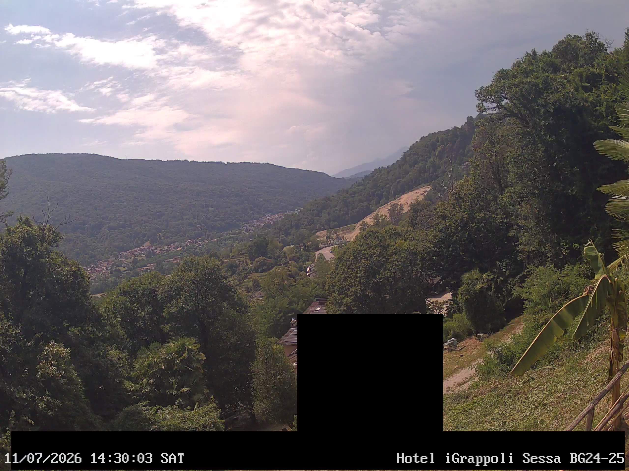 Sessa › Südwesten: Hotel I Grappoli - 6997 - Switzerland: Monte Sette Termini (r.), Monte Mezzano (l.), Tresa Valley & River running from Ponte Tresa to Luino