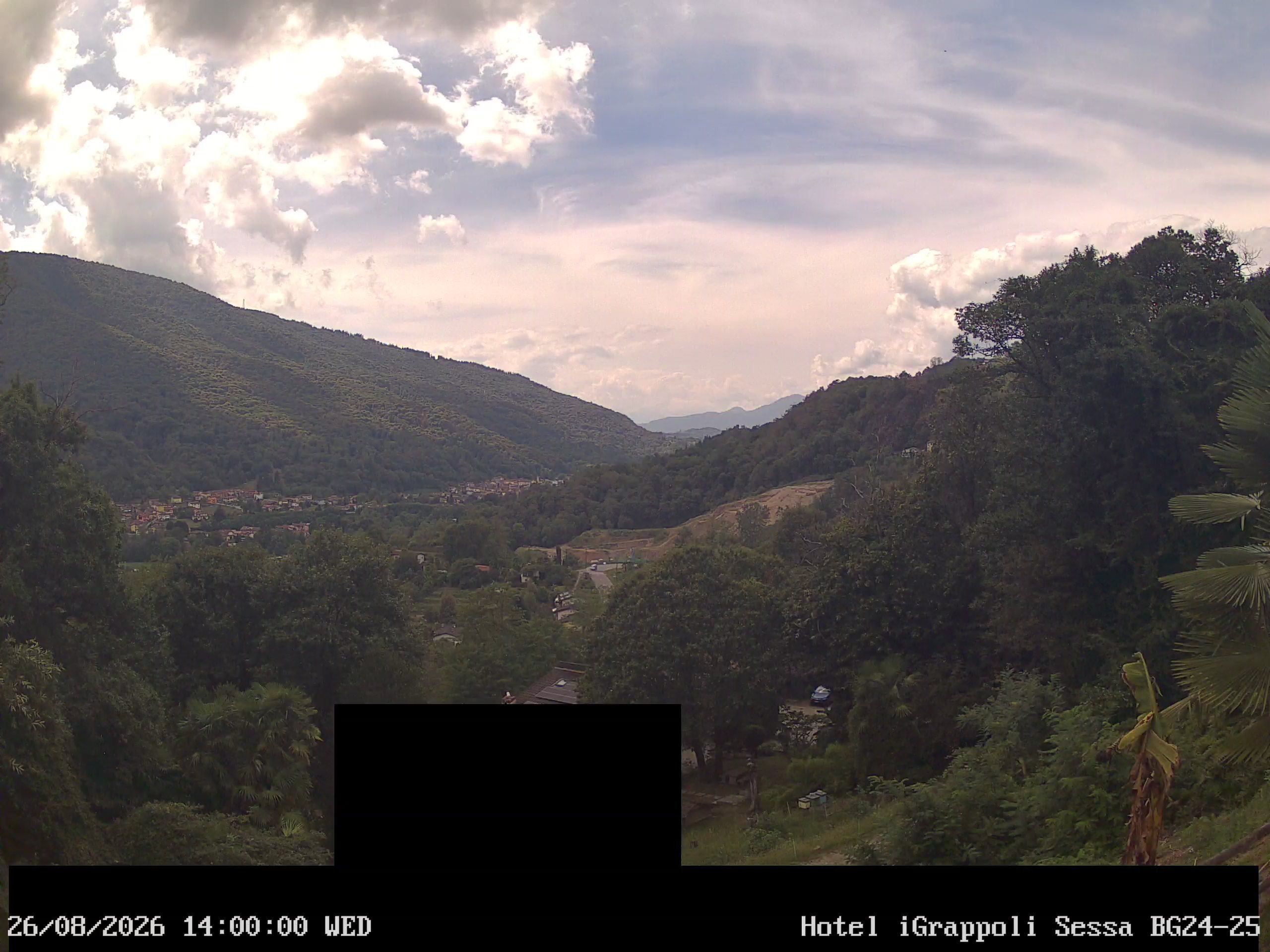 Sessa › Südwesten: Hotel I Grappoli - 6997 - Switzerland: Monte Sette Termini (r.), Monte Mezzano (l.), Tresa Valley & River running from Ponte Tresa to Luino