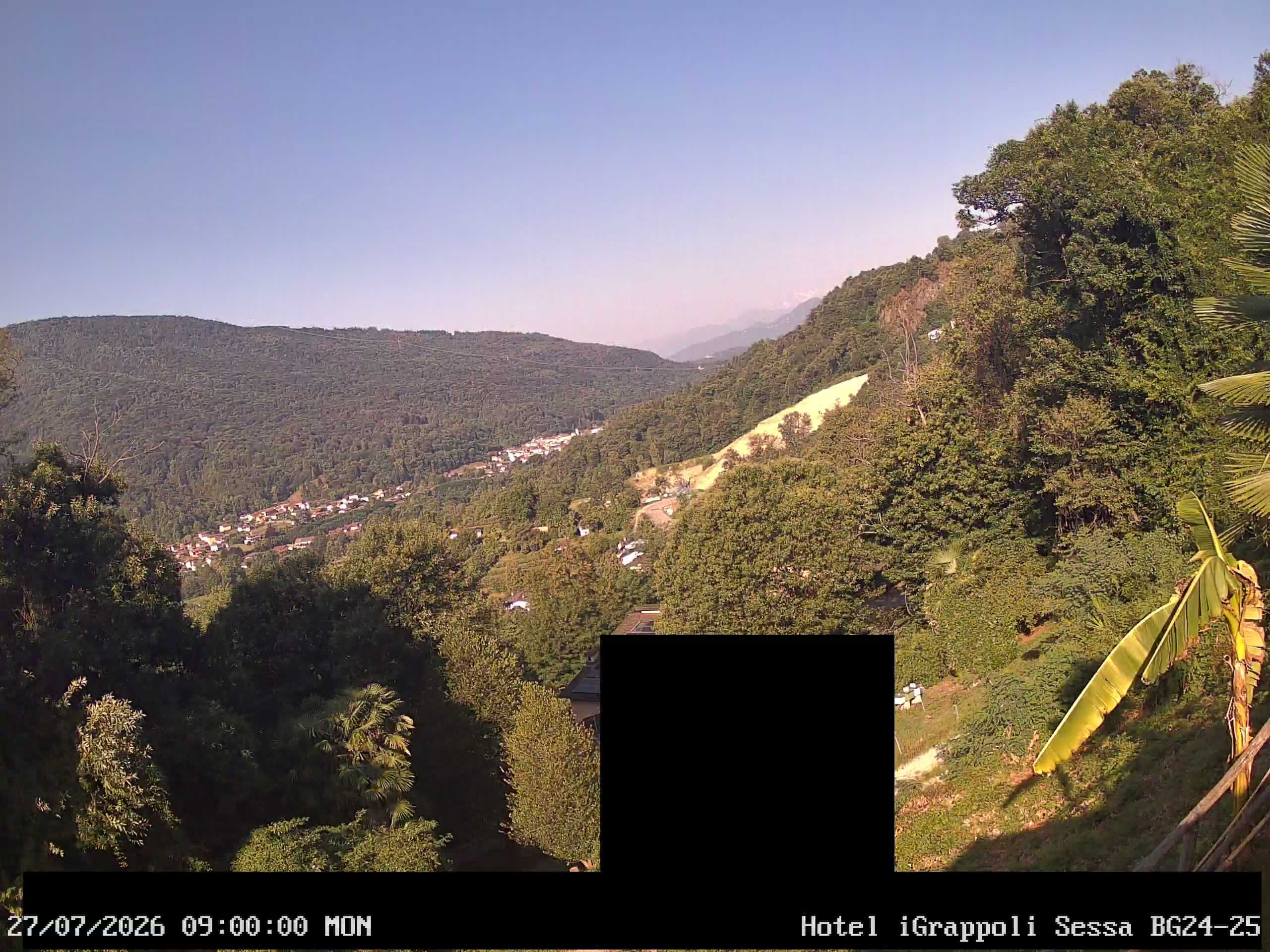 Sessa › Südwesten: Hotel I Grappoli - 6997 - Switzerland: Monte Sette Termini (r.), Monte Mezzano (l.), Tresa Valley & River running from Ponte Tresa to Luino