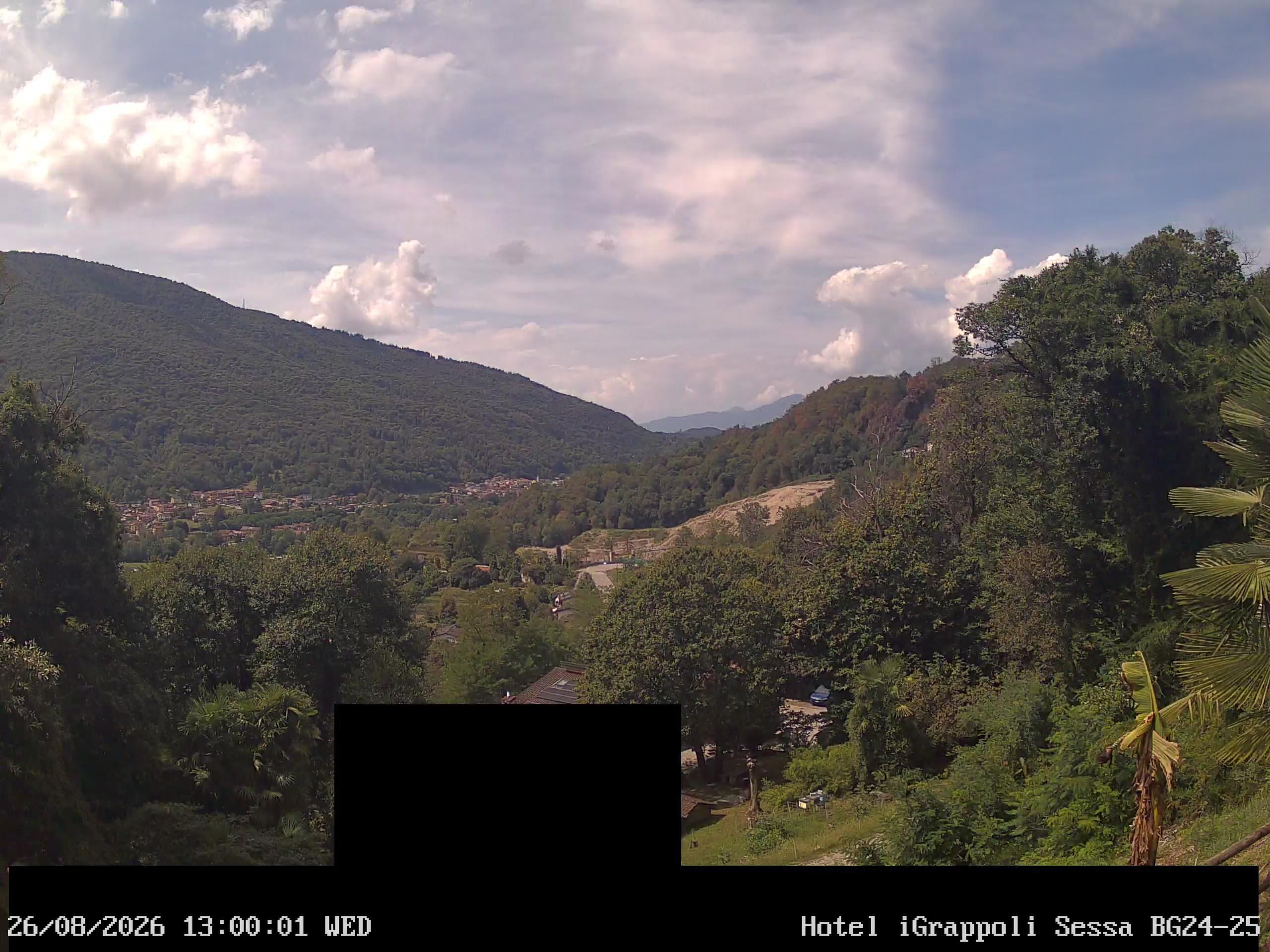 Sessa › Südwesten: Hotel I Grappoli - 6997 - Switzerland: Monte Sette Termini (r.), Monte Mezzano (l.), Tresa Valley & River running from Ponte Tresa to Luino