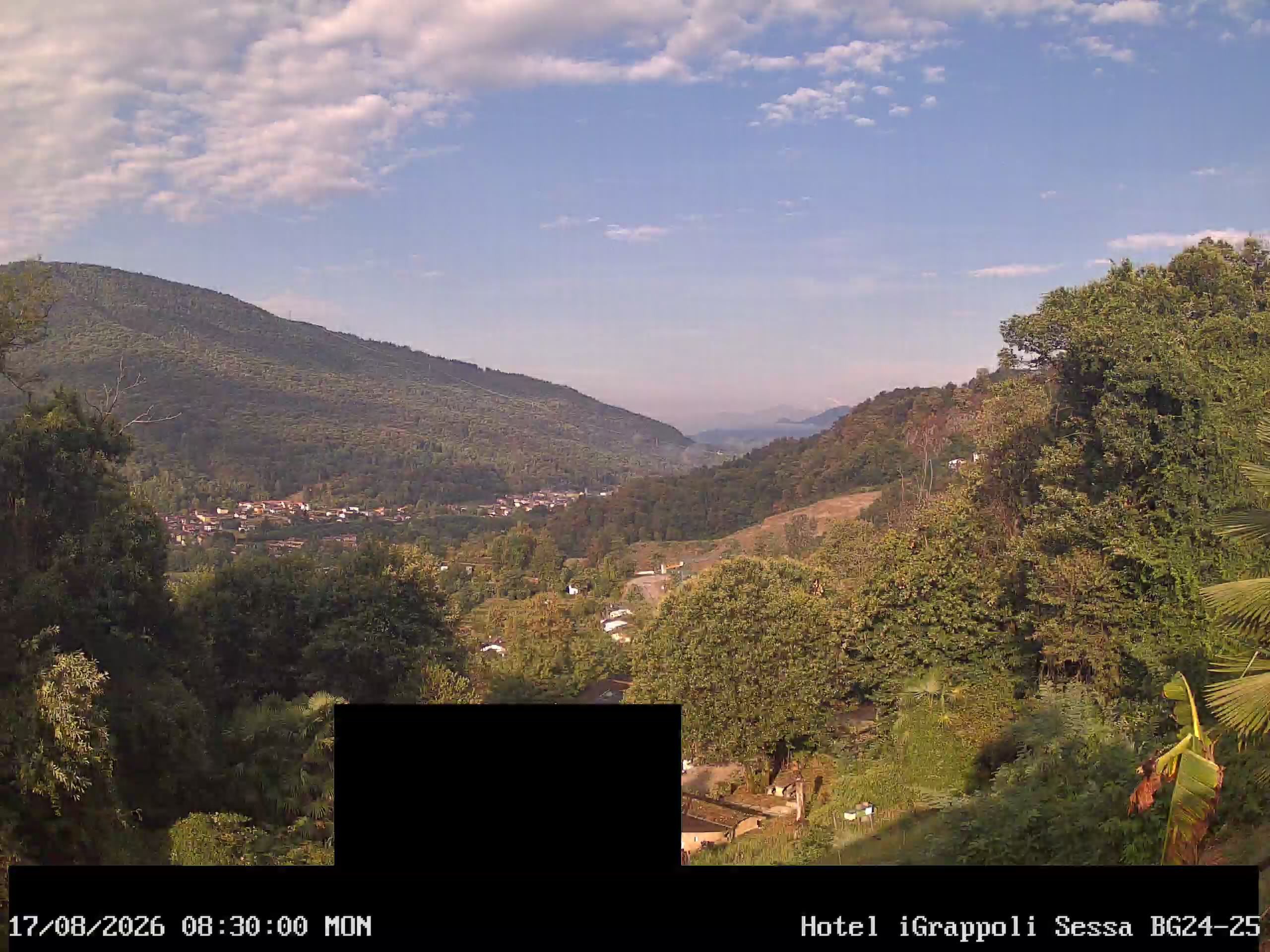 Sessa › Südwesten: Hotel I Grappoli - 6997 - Switzerland: Monte Sette Termini (r.), Monte Mezzano (l.), Tresa Valley & River running from Ponte Tresa to Luino