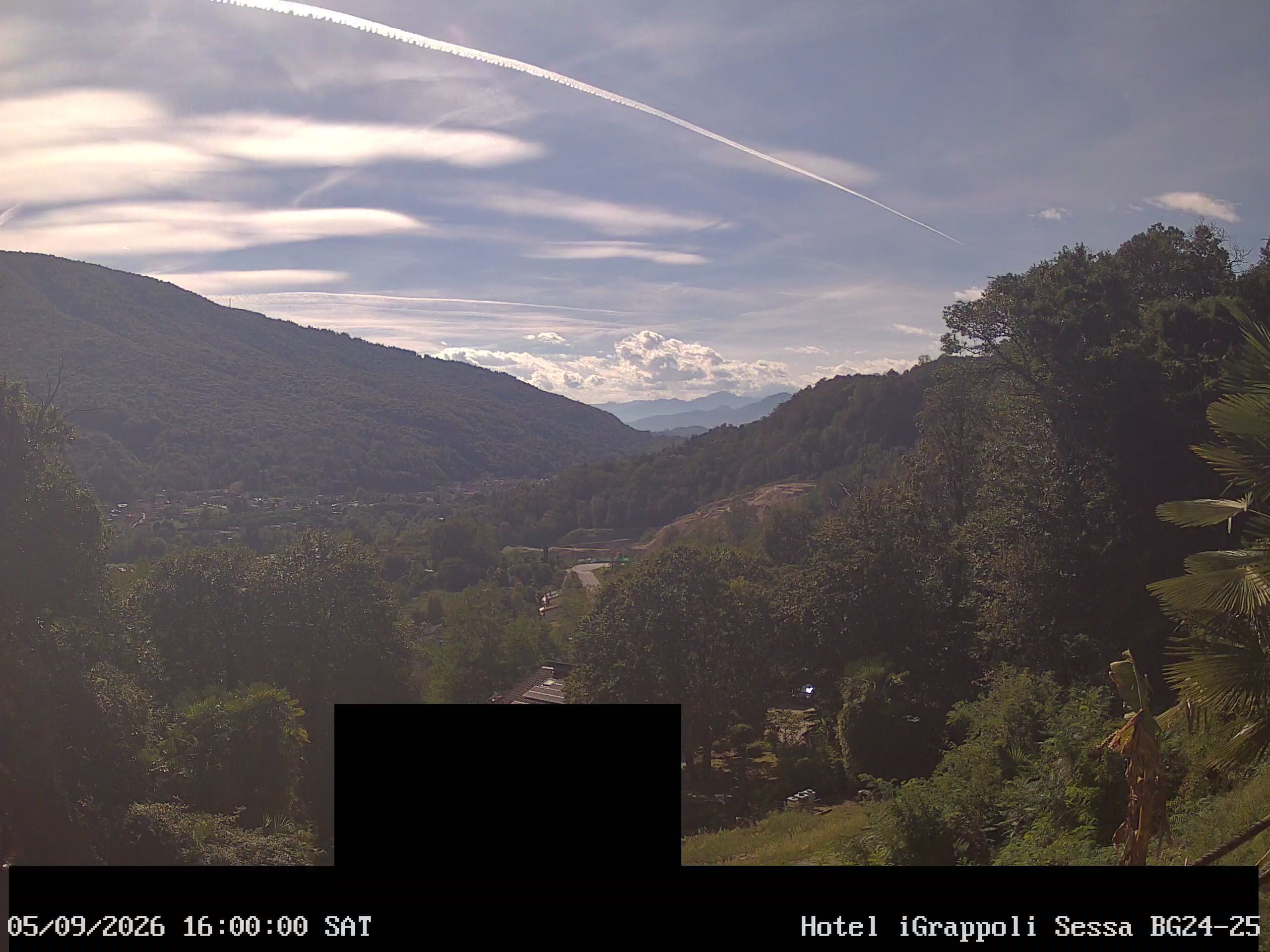 Sessa › Südwesten: Hotel I Grappoli - 6997 - Switzerland: Monte Sette Termini (r.), Monte Mezzano (l.), Tresa Valley & River running from Ponte Tresa to Luino