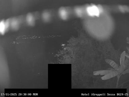 Sessa › Südwesten: Hotel I Grappoli - 6997 - Switzerland: Monte Sette Termini (r.), Monte Mezzano (l.), Tresa Valley & River running from Ponte Tresa to Luino