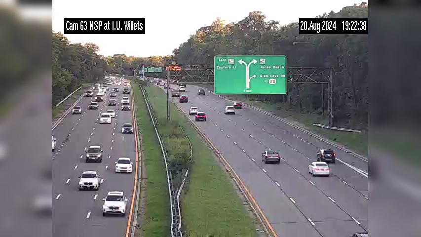 Traffic Cam Munsey Park › East: NSP at I.U. Willets Rd Exit 30 (Median Cam)