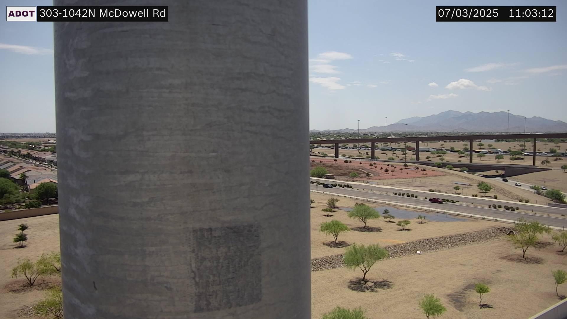 Traffic Cam Goodyear › North: L-303 NB 104.24 @MCDOWELL