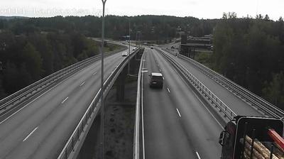 Savonlinna Bridge: Scenic Traffic View