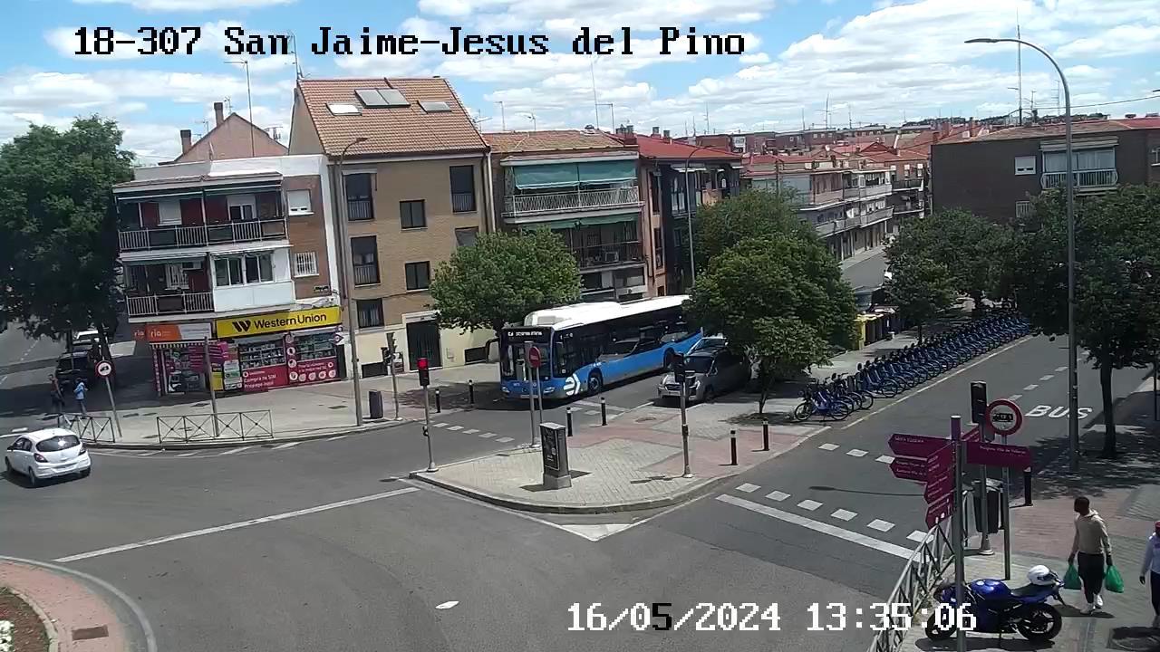 Traffic Cam Casco Historico de Vallecas: SAN JAIME - JESUS DEL PINO