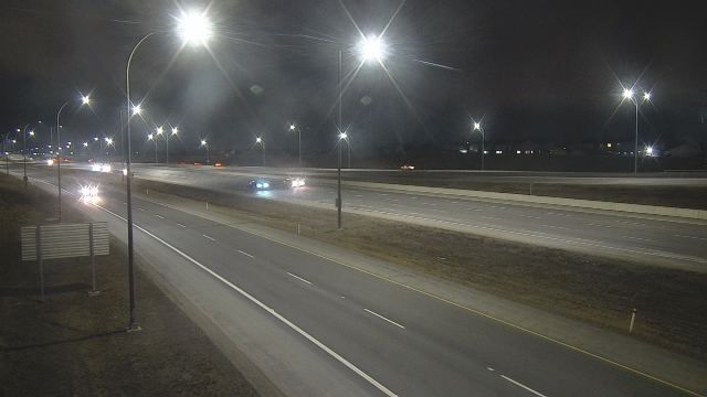 Traffic Cam Auburn Bay: Stoney Trail South and Hwy 2 Southeast