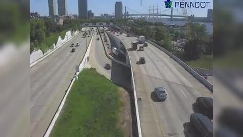 Traffic Cam South Philadelphia: I-95 @ MM 20.5 (QUEEN ST)