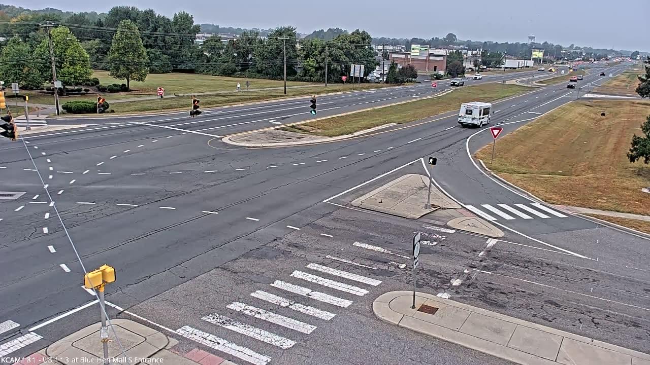 Traffic Cam Dover: US 113 @ BLUE HEN MALL S. ENT