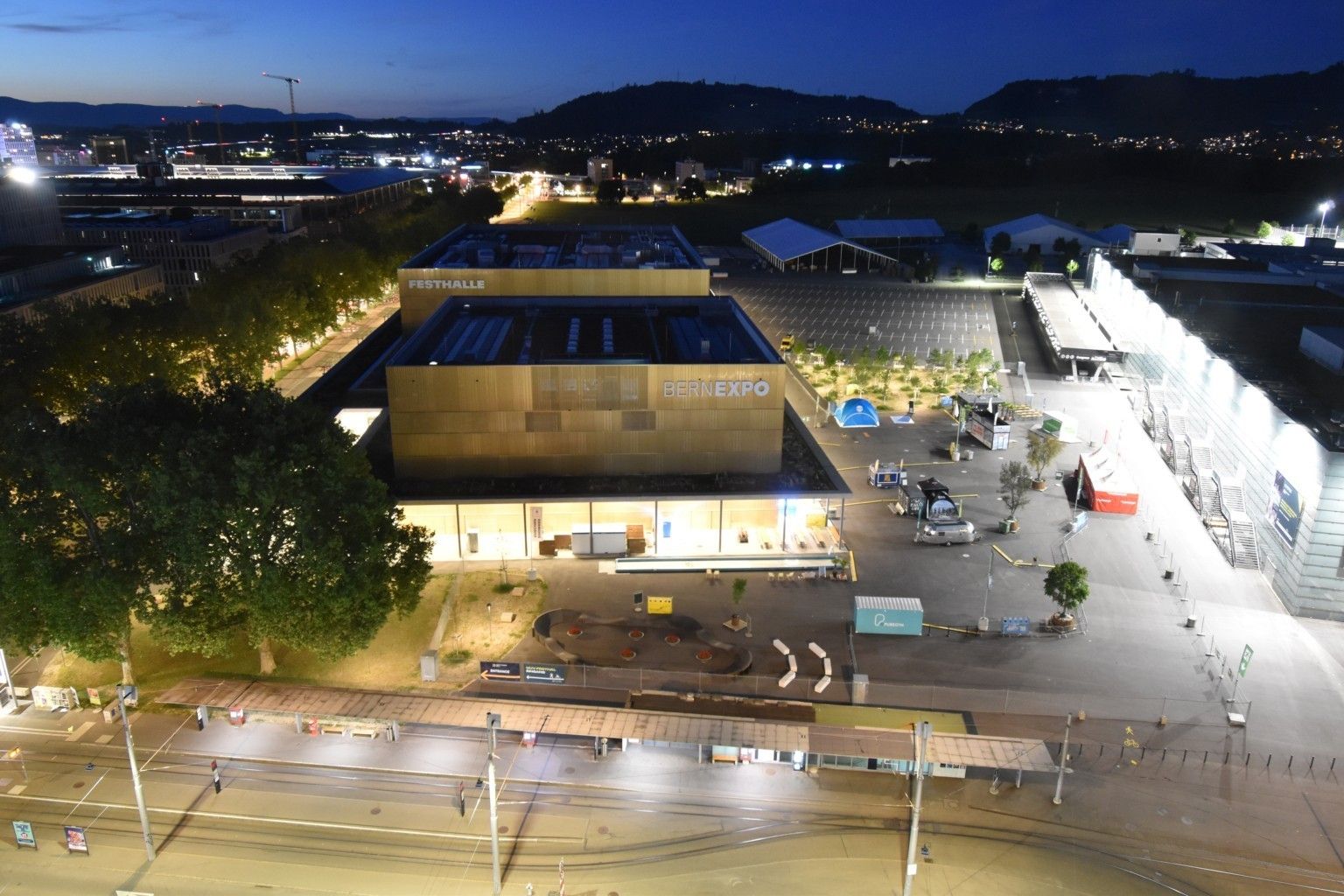 Bern: Beundenfeld: Hotel IBIS - Festhalle - A - Public