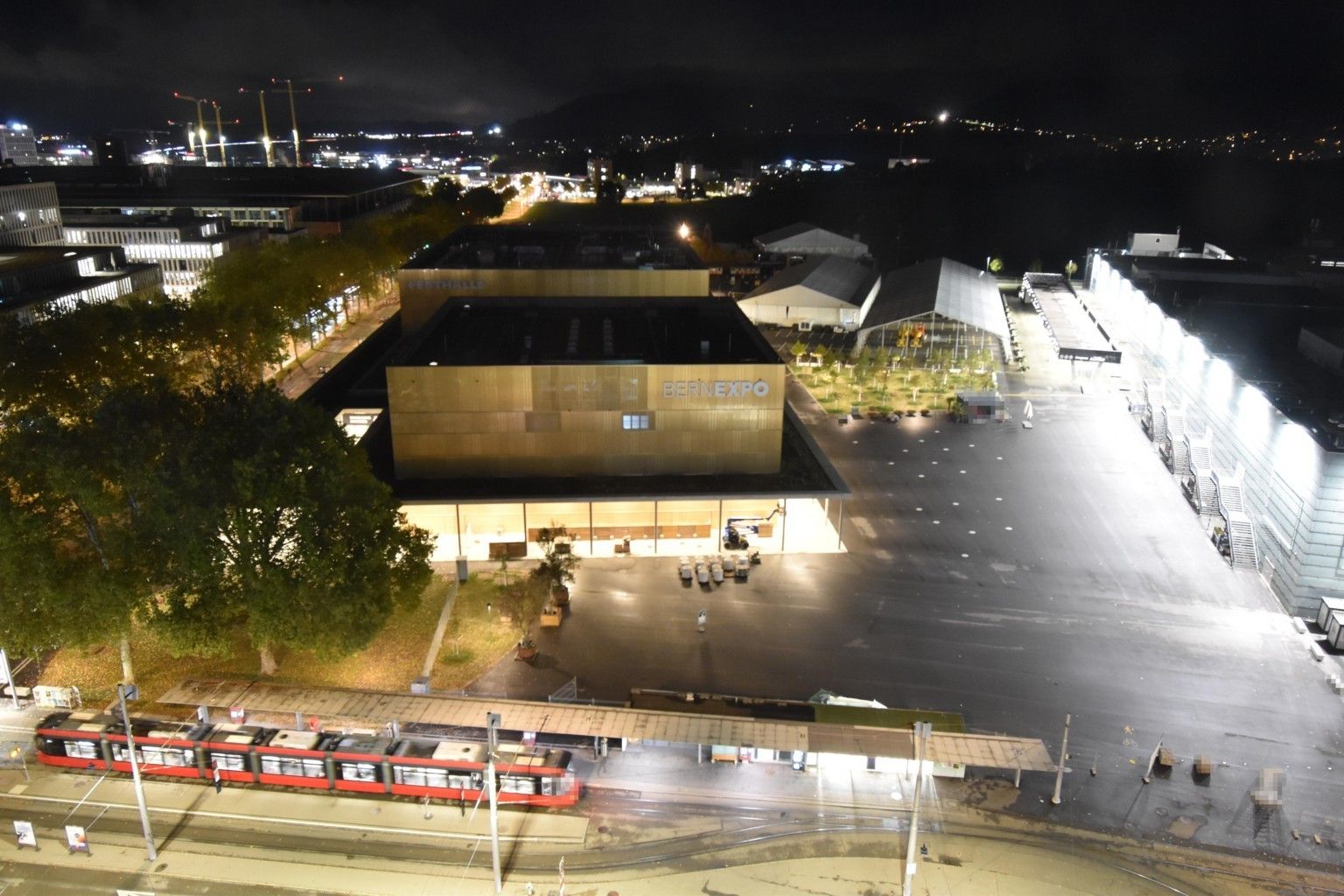 Bern: Beundenfeld: Hotel IBIS - Festhalle - A - Public