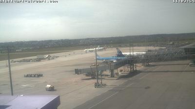 Vue webcam de jour à partir de Echterdingen: Flughafen Stuttgart − Webcam 3 − Vorfeld Blickrichtung SSO