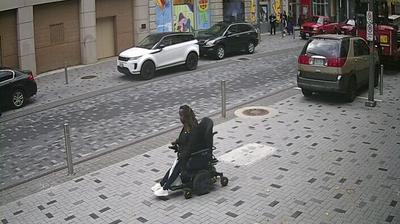 London Traffic: Dundas to Clarence Street