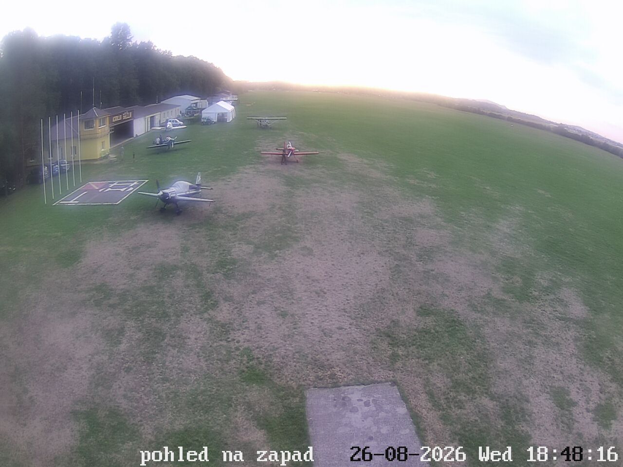 Traffic Cam Ladna › West: Breclav Aerodrome LKBA