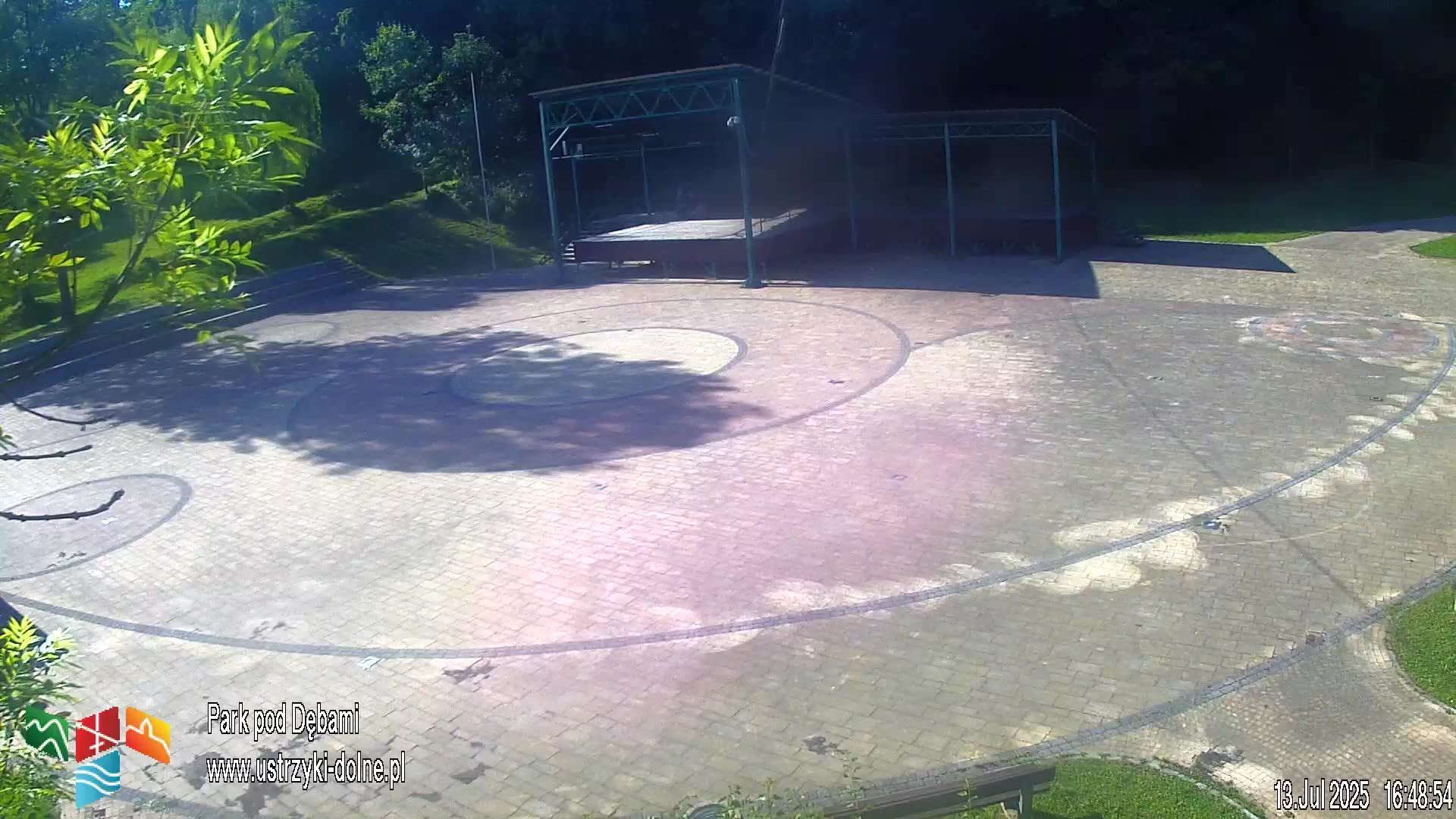 Traffic Cam Ustrzyki Dolne › North-West: Park Pod Dębami