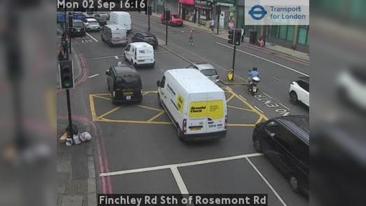 Traffic Cam London: Finchley Rd Sth of Rosemont Rd