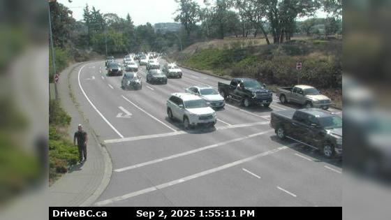 Traffic Cam Saanich › South: Hwy 17 northbound at - Rd, looking south