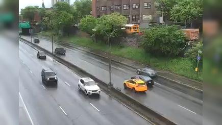 Traffic Cam New York › West: I-278 at Lee Avenue