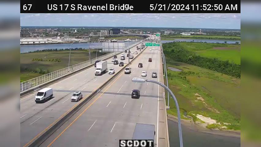 Traffic Cam Charleston: US 17 S Ravenel Bridge @ MM 33.2