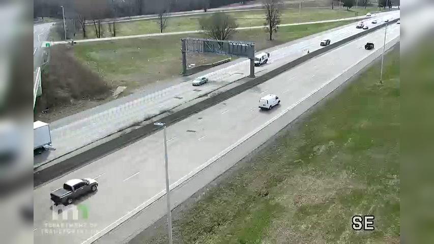 Traffic Cam Burnsville: I-35 SB @ Crystal Lake Rd