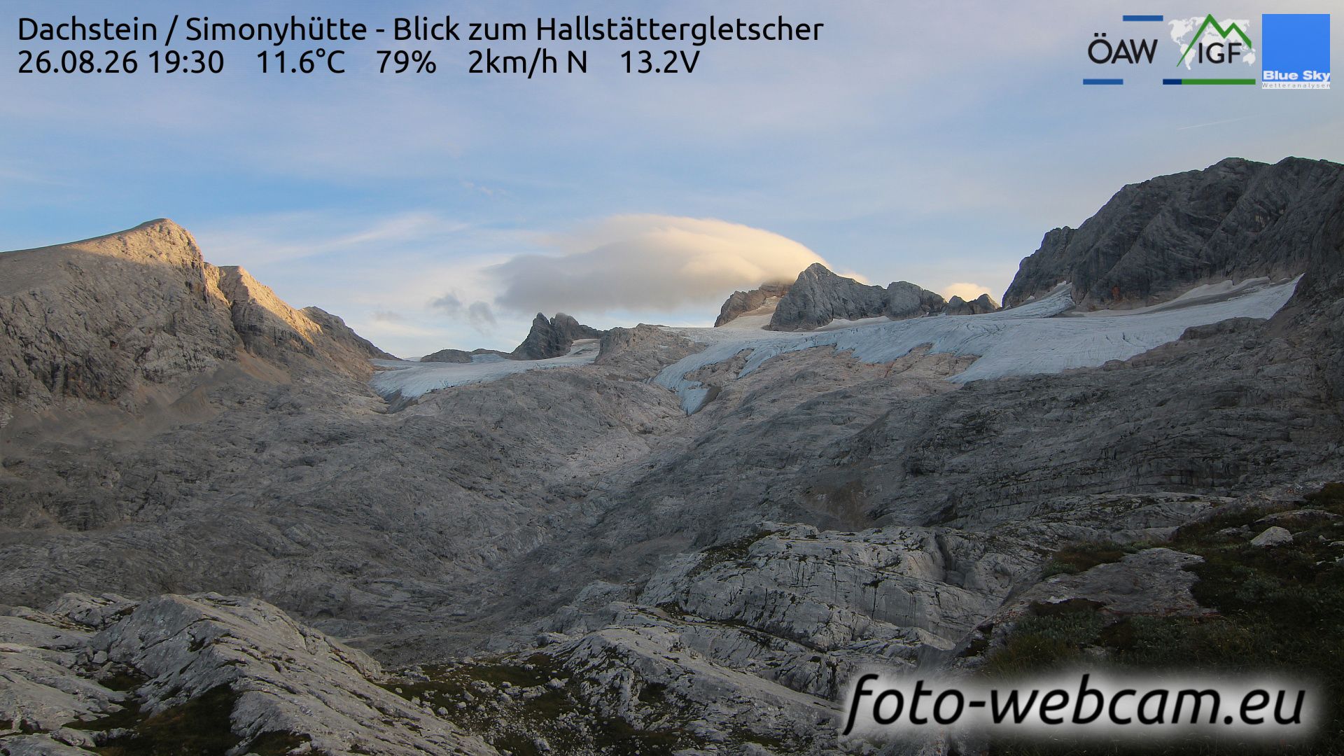 Traffic Cam Hallstatt: Dachstein - Simonyhütte - Blick zum Hallstättergletscher
