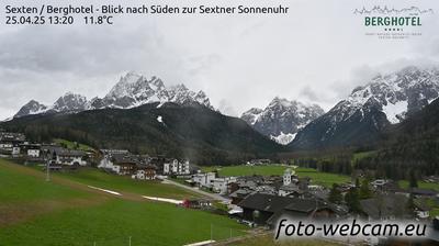 Preview delle webcam di Sexten - Sesto: Berghotel - Blick nach Süden zur Sextner Sonnenuhr