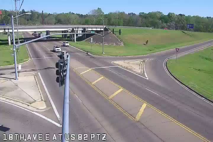 Traffic Cam Columbus: US 82 at 18th Ave