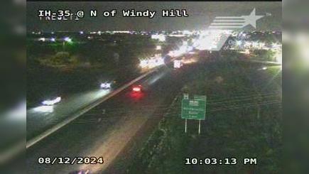 Traffic Cam Buda › North: I-35 @ N of Windy Hill