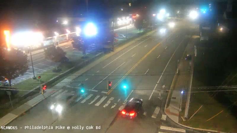 Traffic Cam Woodcrest Court: BUS 13 @ HOLLY OAK RD